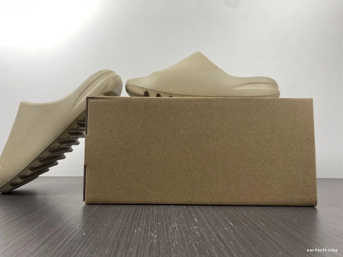 Slide Yeezy Pure GW1934 Adidas 0801